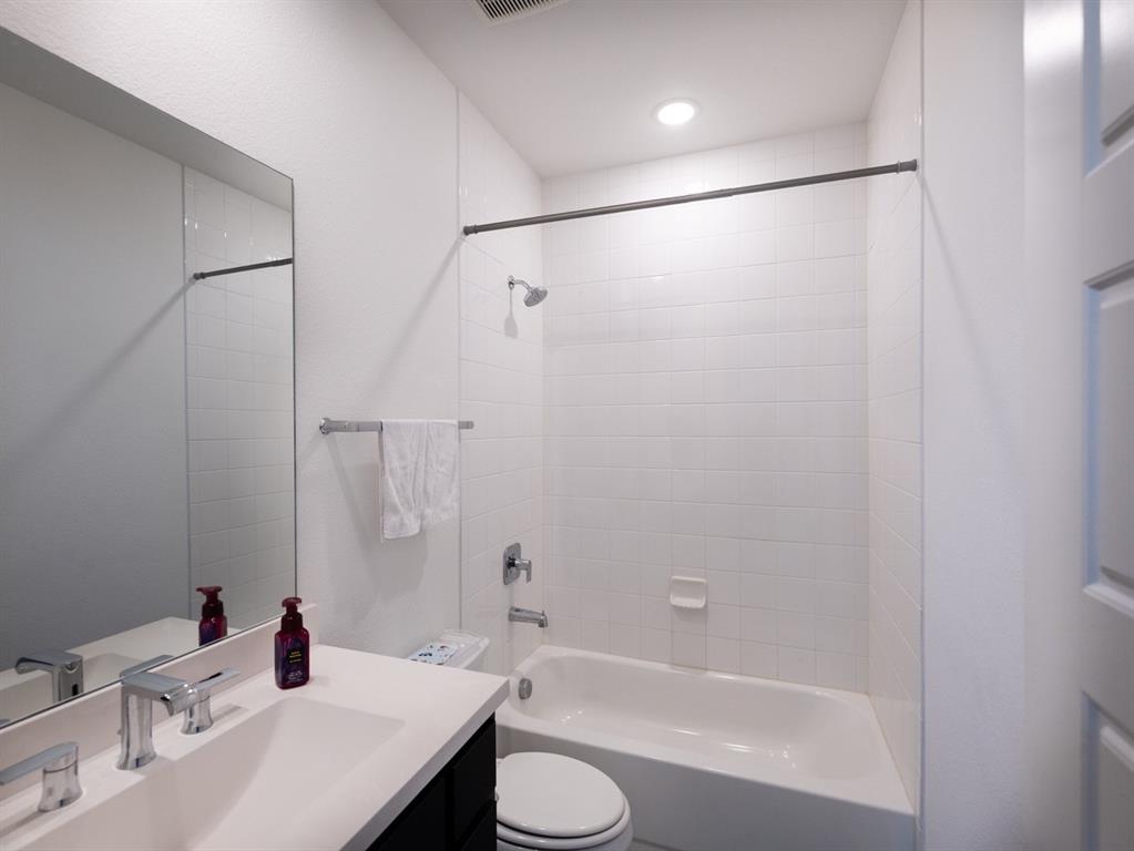 909 Carnation Drive Property Photo 17
