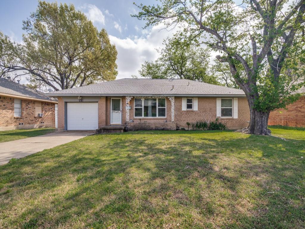1818 N Place Property Photo 1