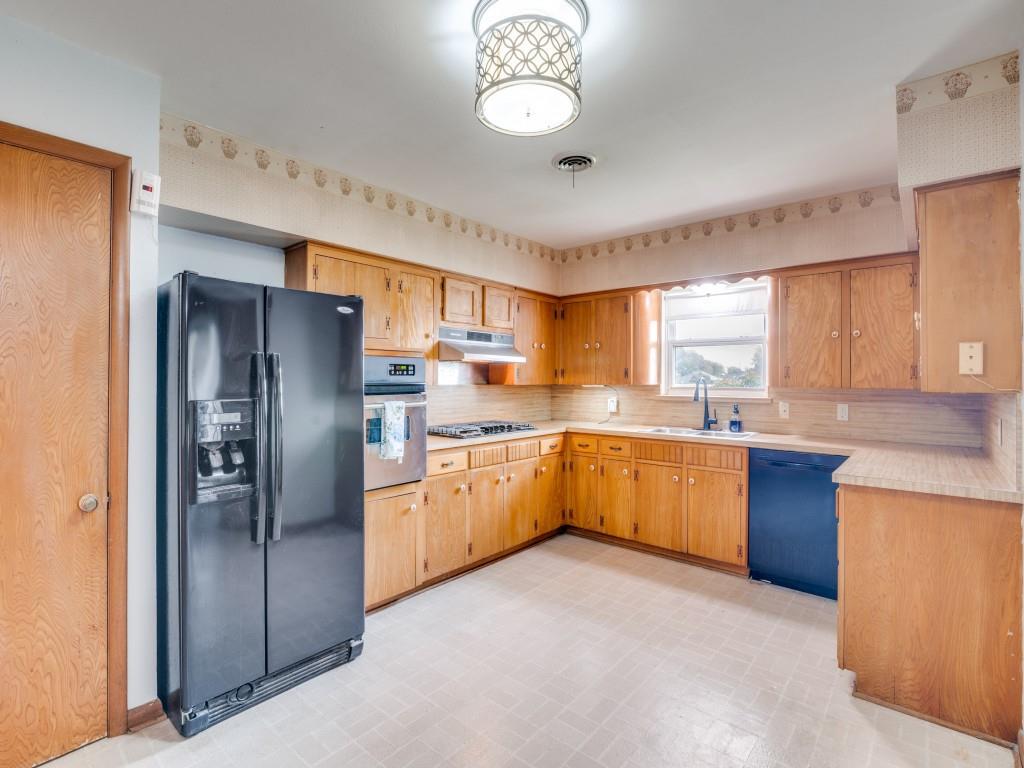 1818 N Place Property Photo 6