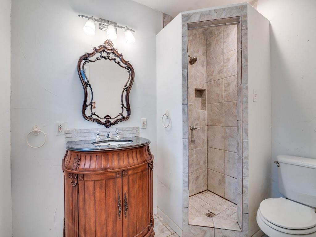 1818 N Place Property Photo 8