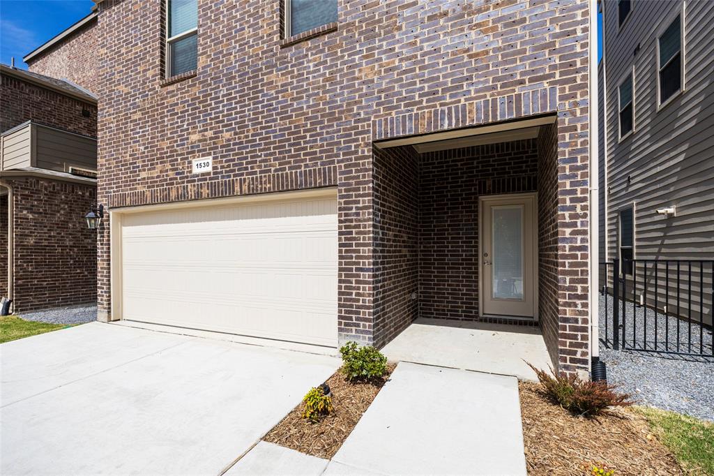 1530 Lake District Drive Property Photo 2