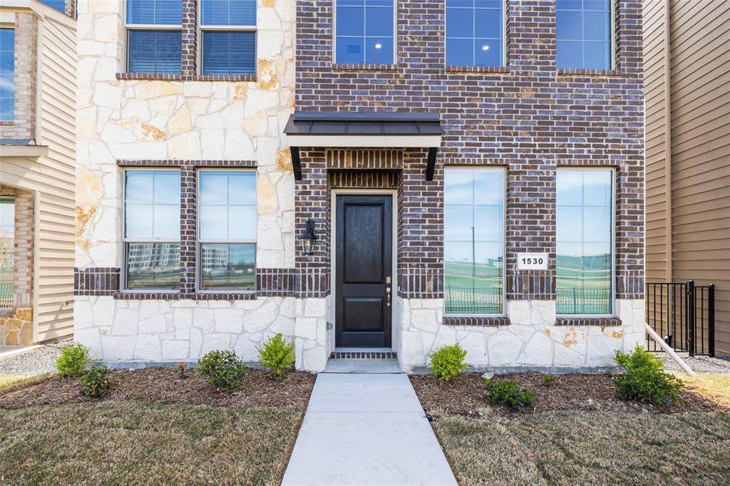 1530 Lake District Drive Property Photo 4