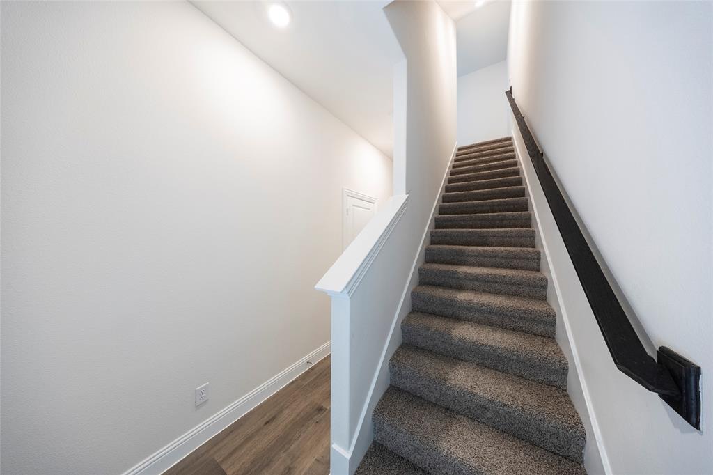1530 Lake District Drive Property Photo 6