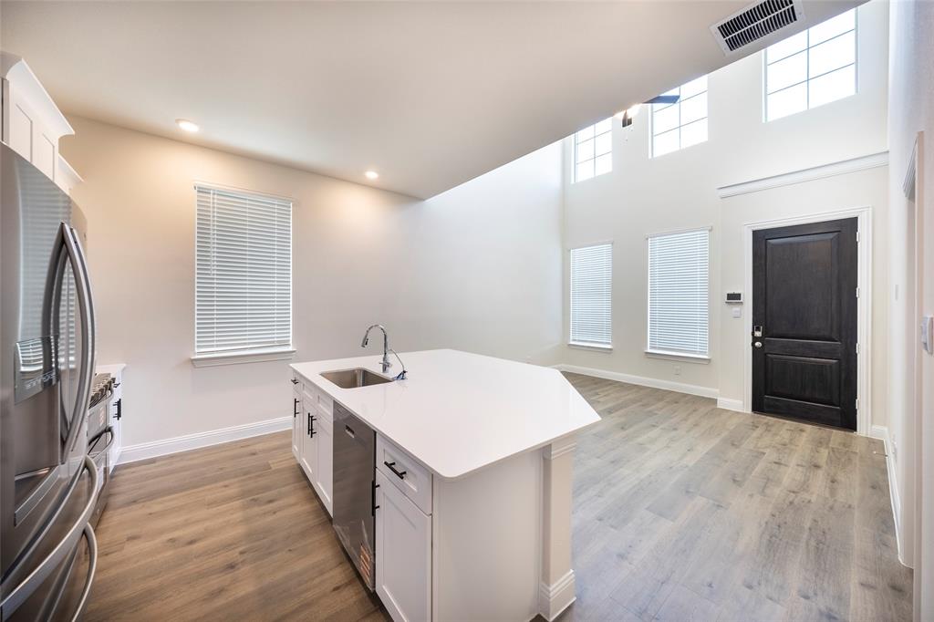 1530 Lake District Drive Property Photo 8
