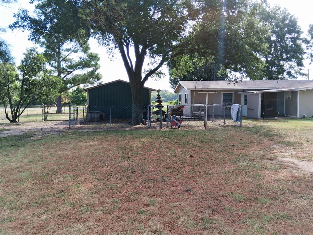 8140 Fm 513 Property Photo 3