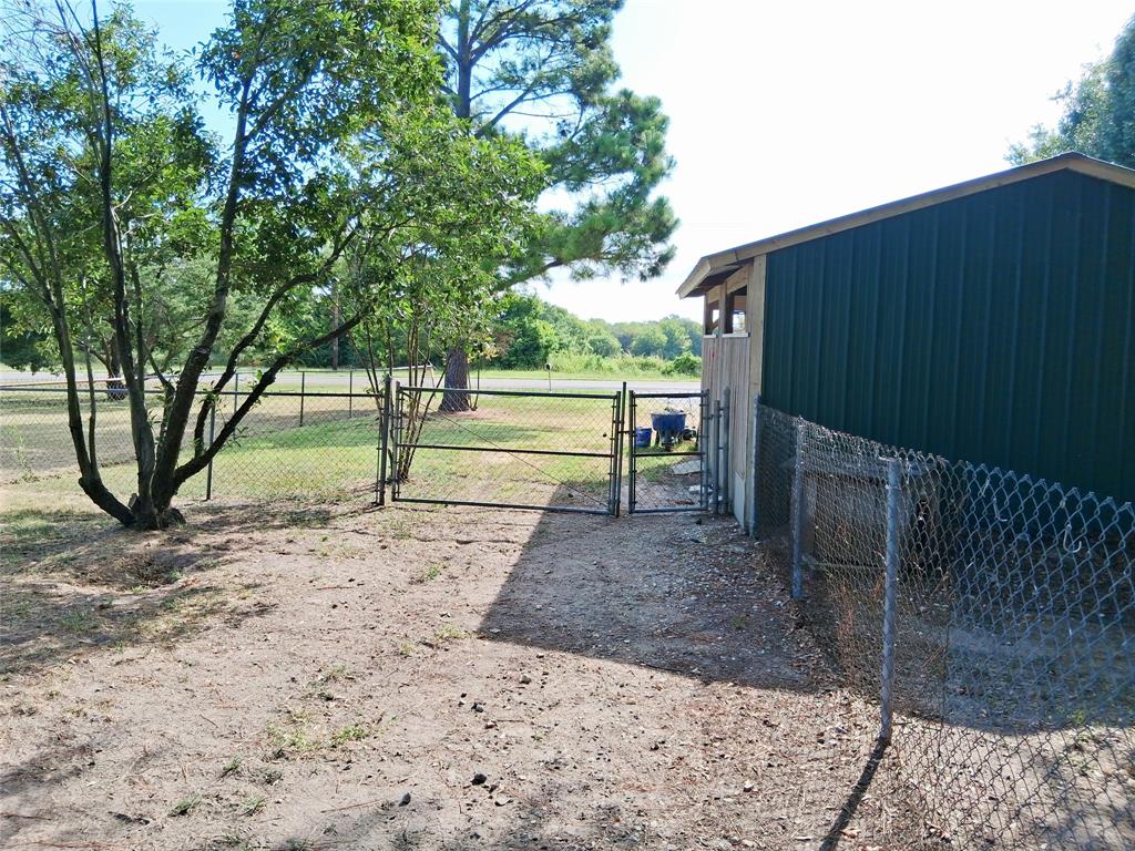 8140 Fm 513 Property Photo 15