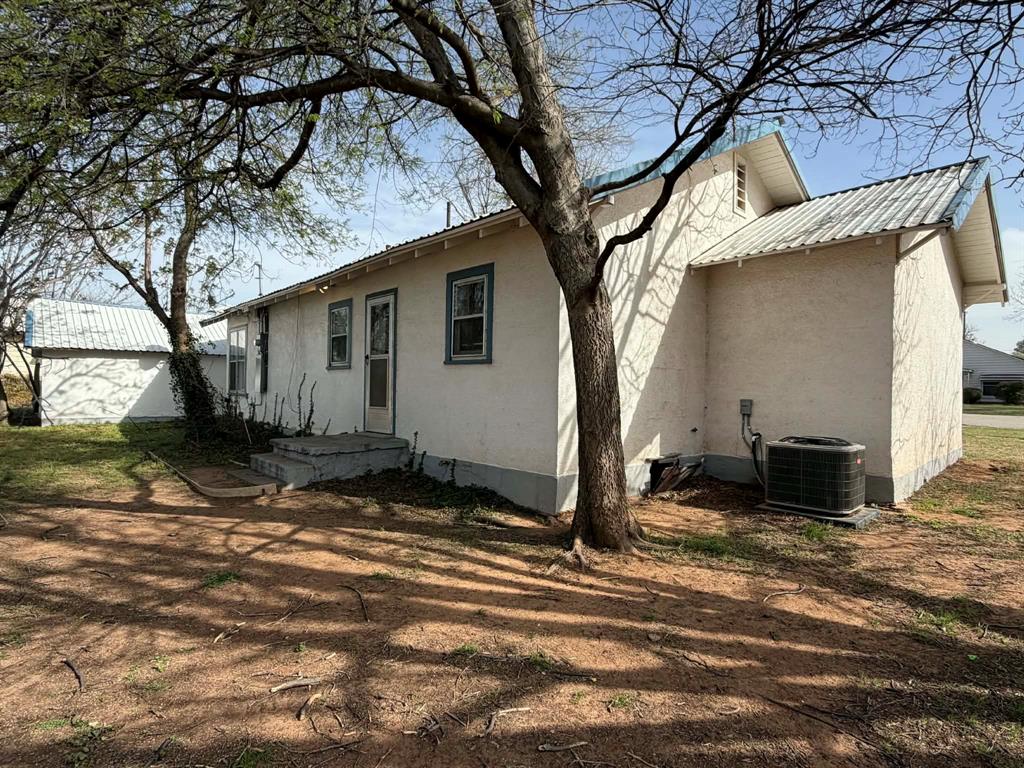410 W Reiman Street Property Photo 17