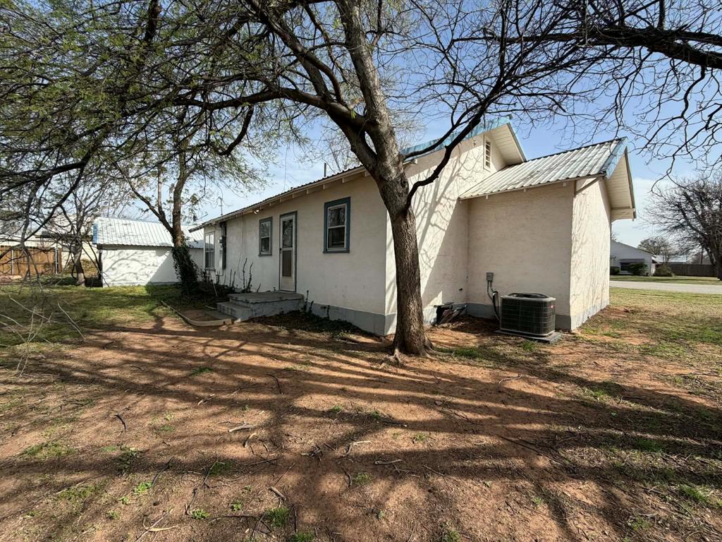 410 W Reiman Street Property Photo 18