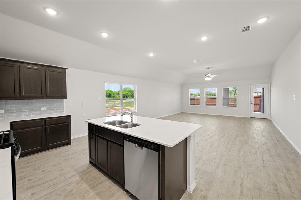 2833 Hay Lane Property Photo 7