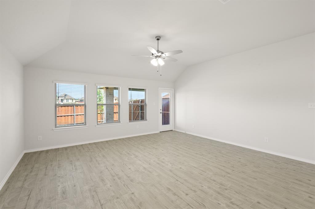 2833 Hay Lane Property Photo 11