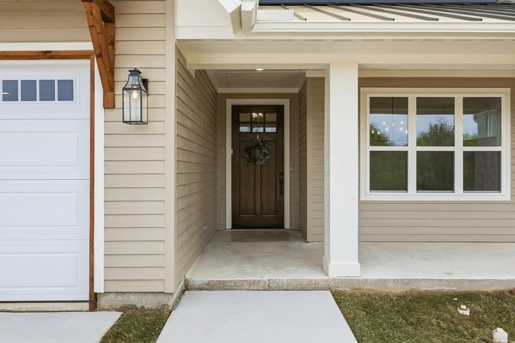 216 Village Way Property Photo 4