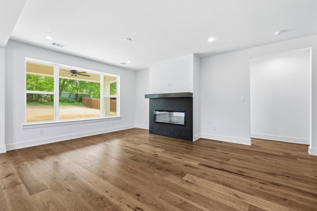 216 Village Way Property Photo 8