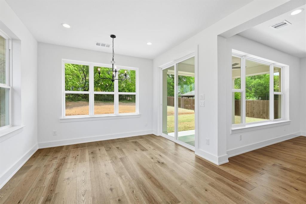 216 Village Way Property Photo 11