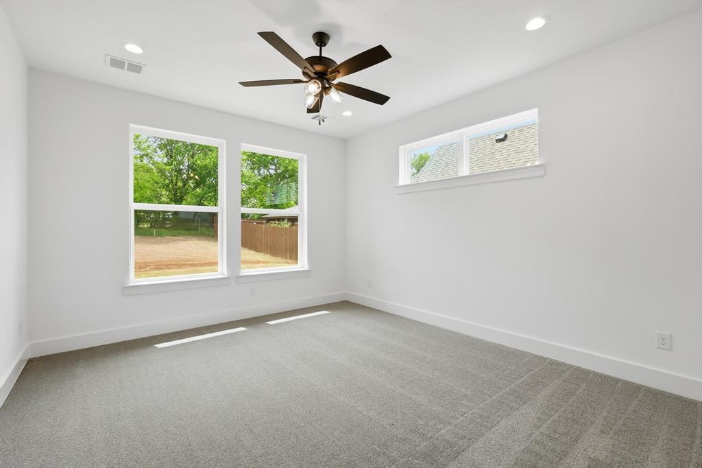 216 Village Way Property Photo 12