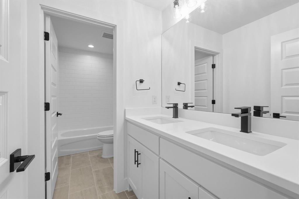 216 Village Way Property Photo 20