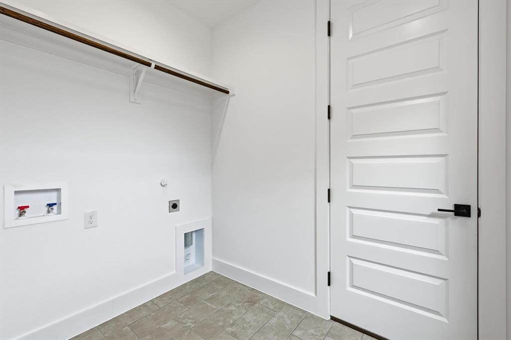 216 Village Way Property Photo 23