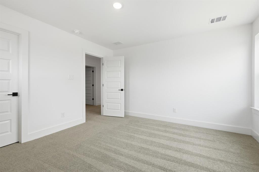 216 Village Way Property Photo 33