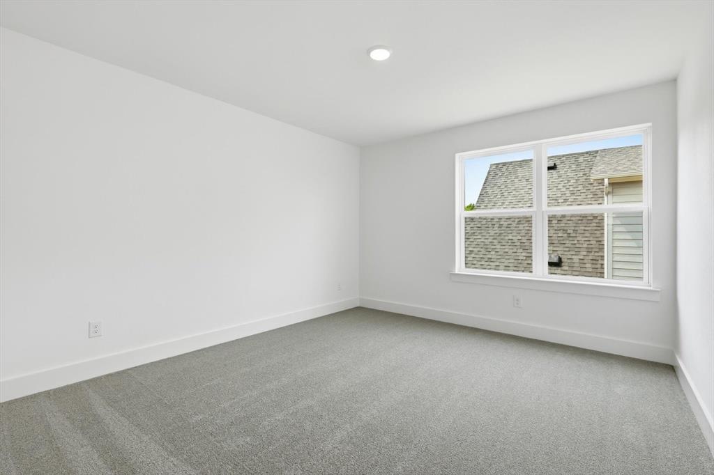 216 Village Way Property Photo 33