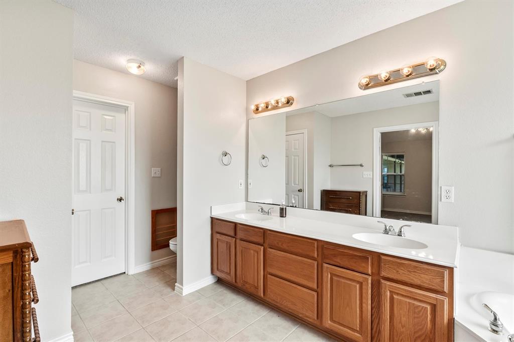 6581 Meadow Ridge Circle Property Photo 23