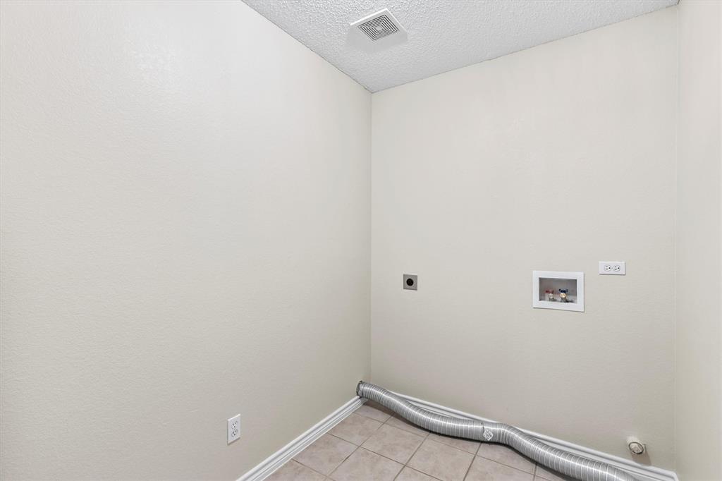 6581 Meadow Ridge Circle Property Photo 25