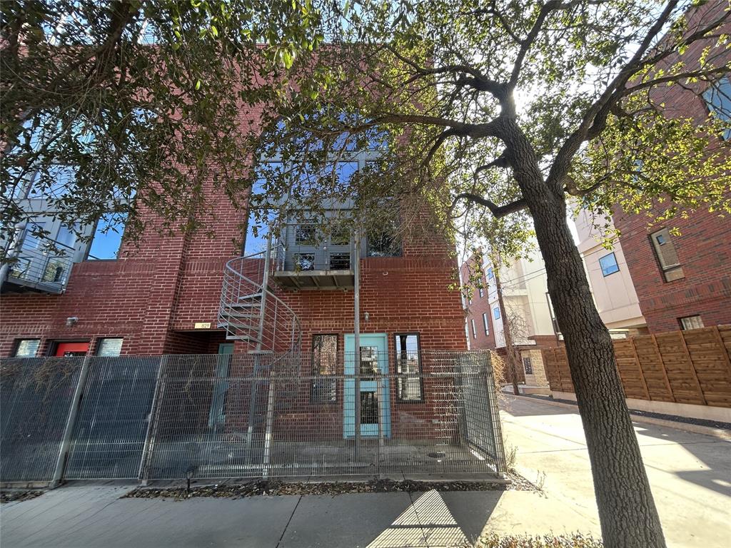 829 W Daggett Avenue H Property Photo 1