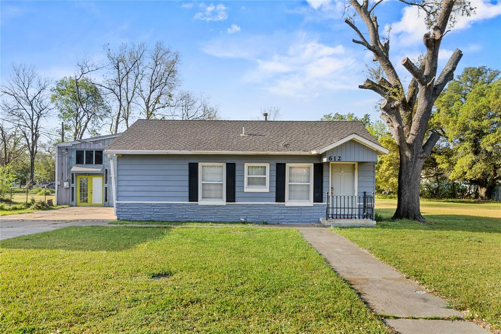 612 Poplar Street Property Photo 1