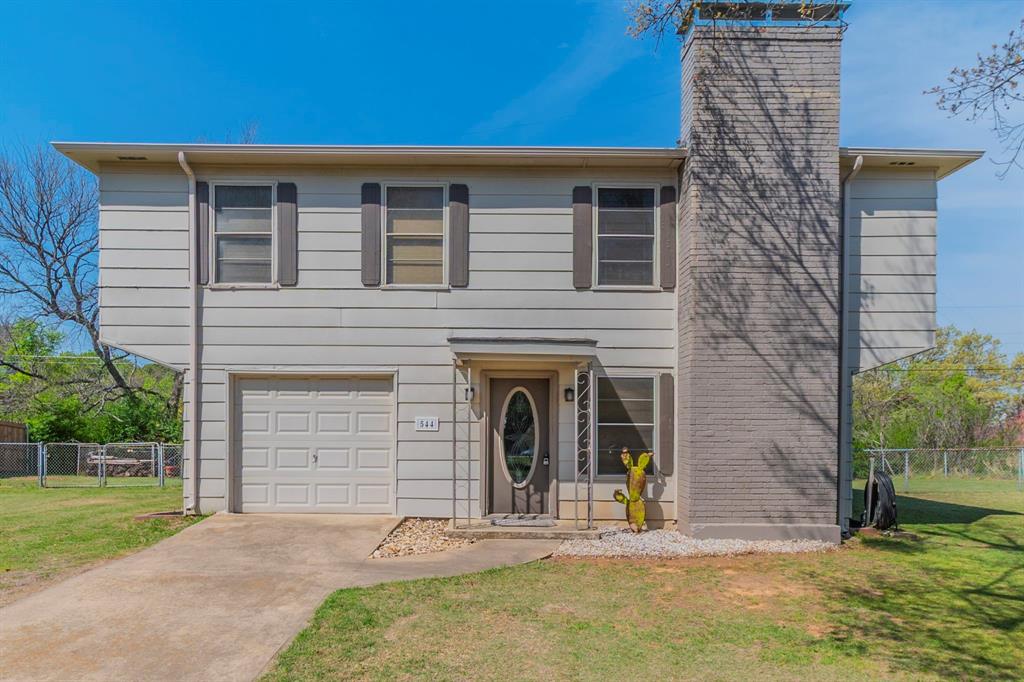 544 Rose Circle Property Photo 4