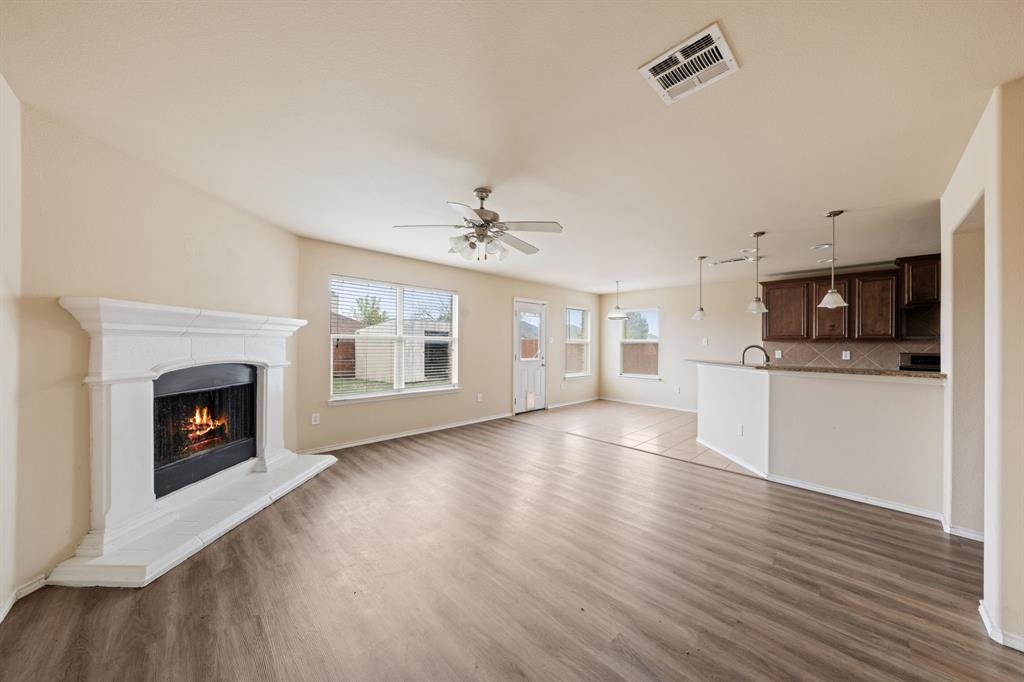 2022 Wellington Point Property Photo 5