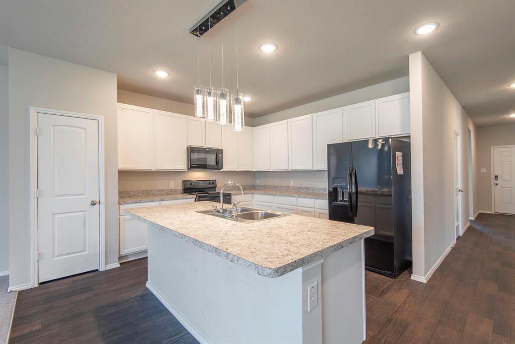 1005 Stanridge Lane Property Photo 3