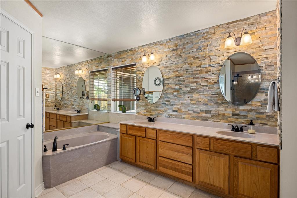 1311 Williamson Road Property Photo 25