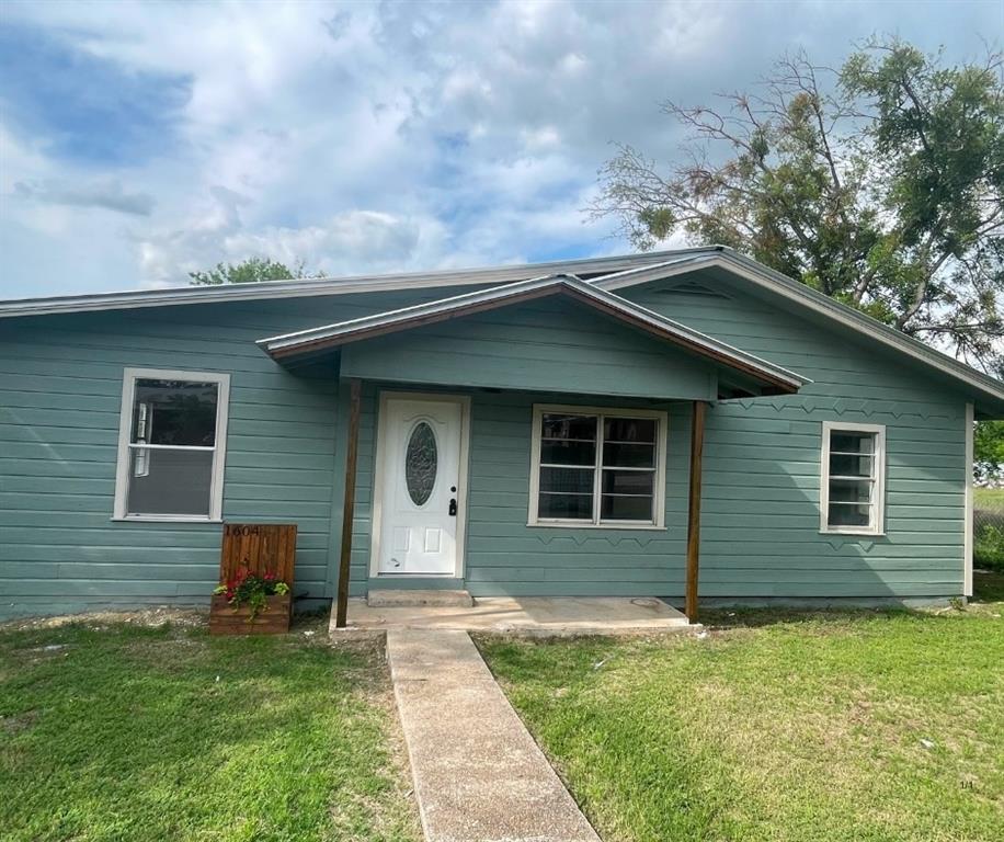 1604 5th Street Property Photo 1