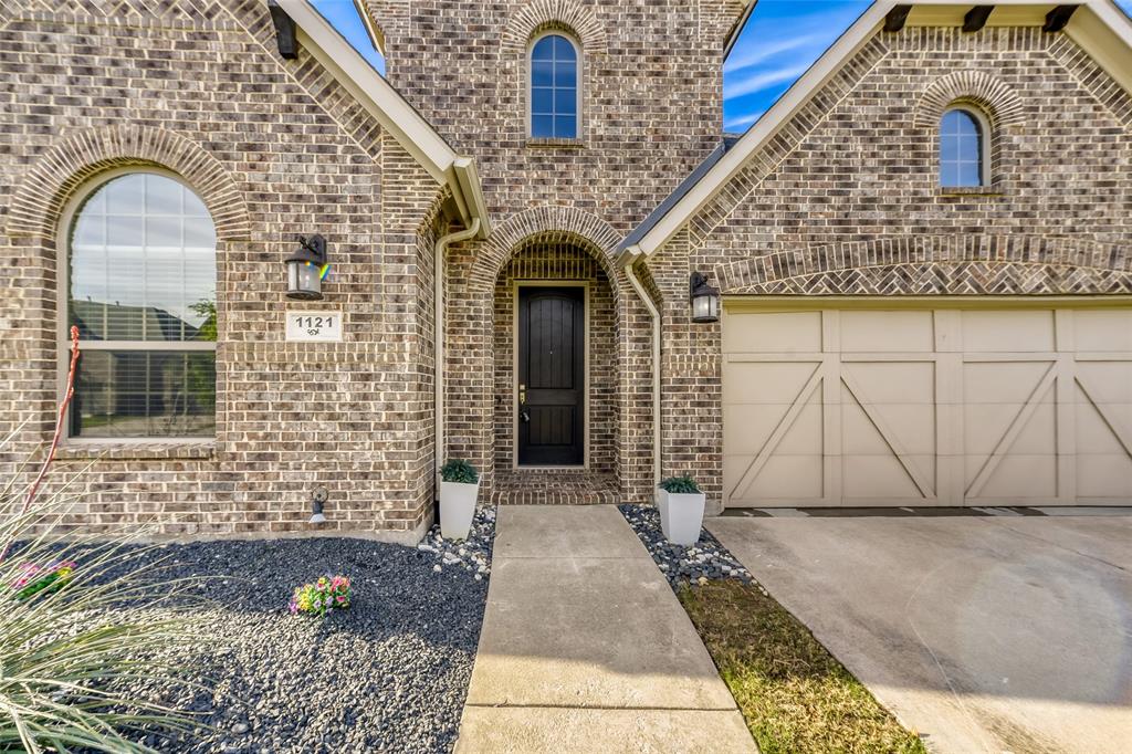 1121 7th Street Property Photo 2