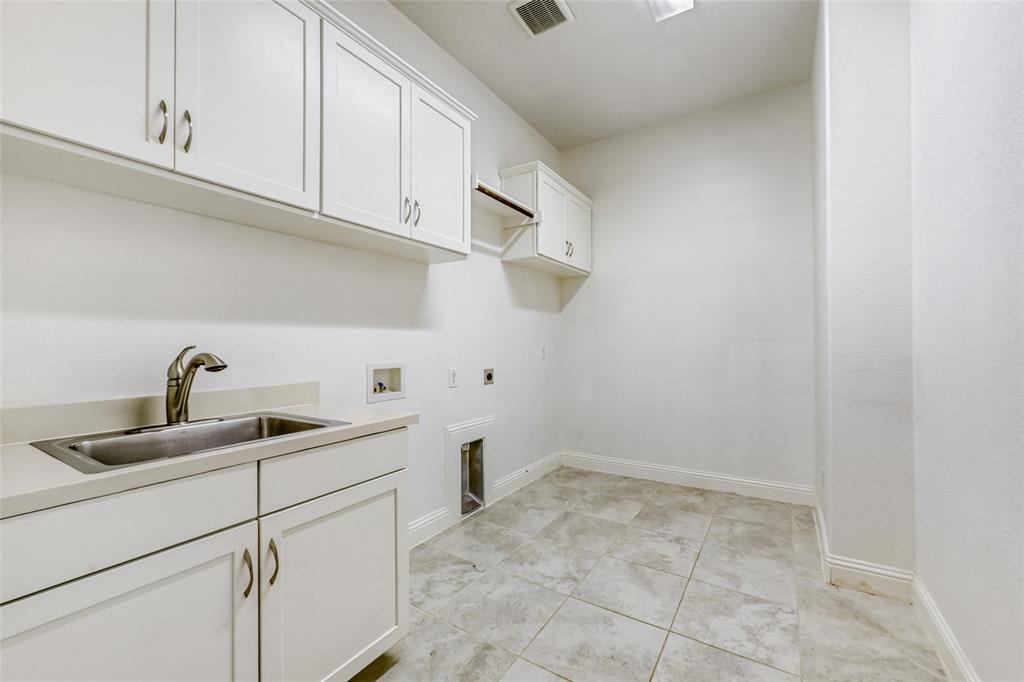 1121 7th Street Property Photo 8