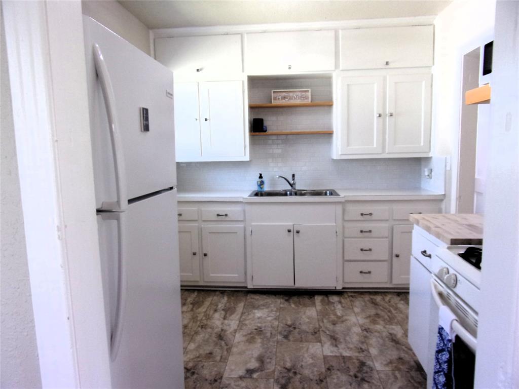 1902 W Dry Street Property Photo 1