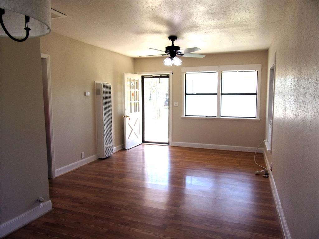 1902 W Dry Street Property Photo 6