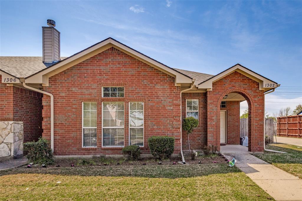 1302 Poinsettia Boulevard Property Photo 1