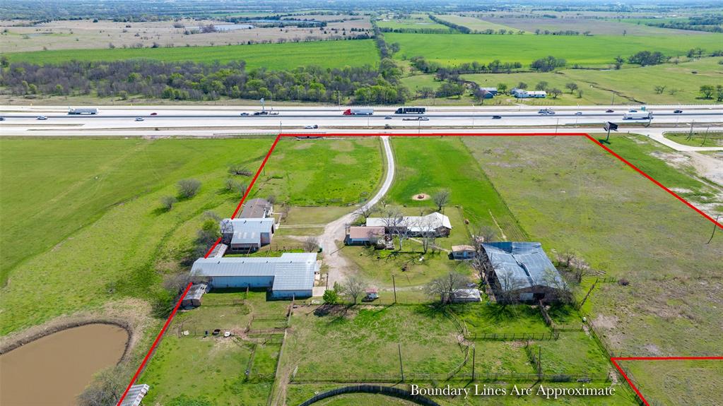 3511 S Interstate 35 Property Photo 3