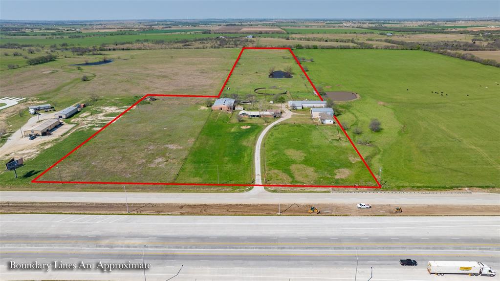 3511 S Interstate 35 Property Photo 5