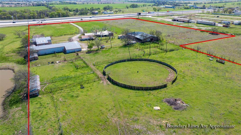 3511 S Interstate 35 Property Photo 6