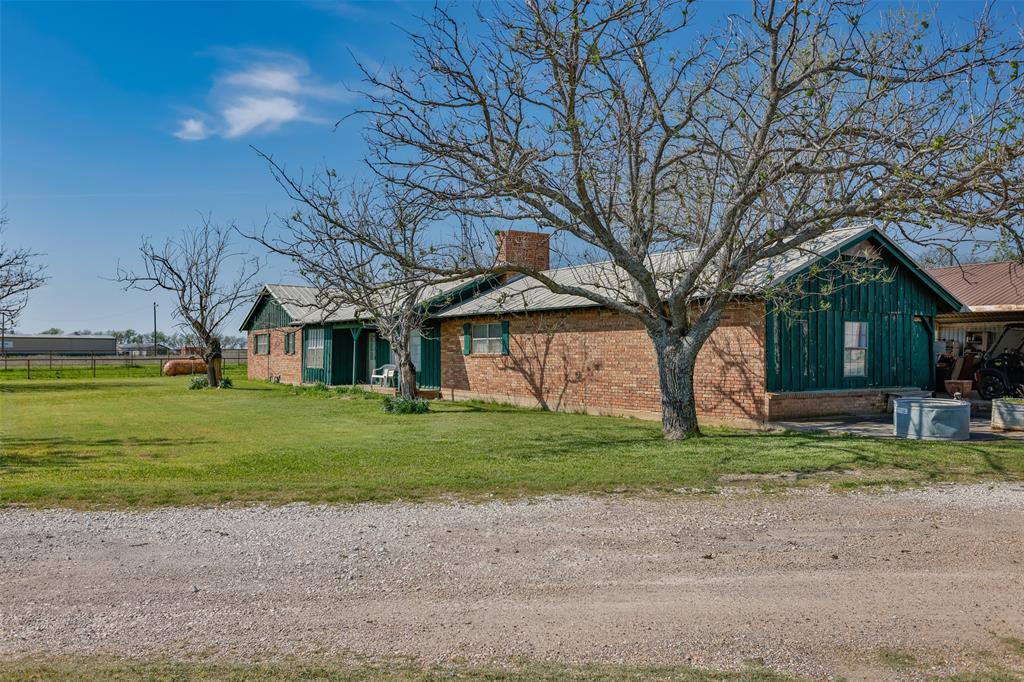 3511 S Interstate 35 Property Photo 12