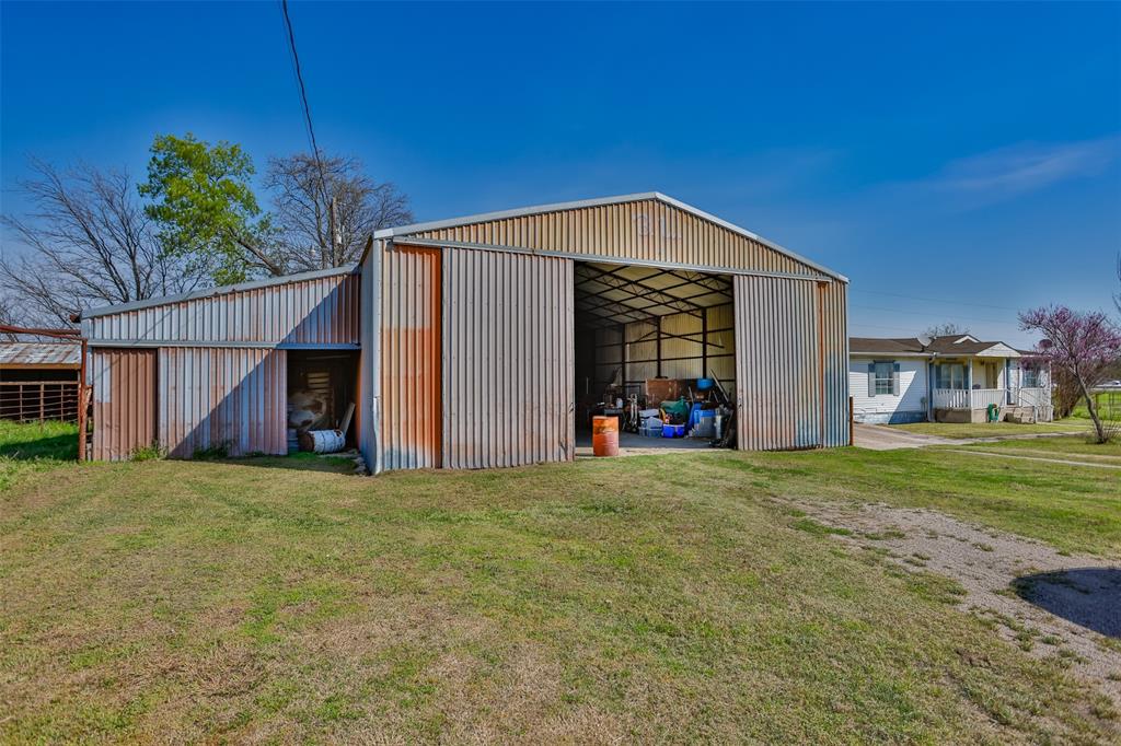 3511 S Interstate 35 Property Photo 15