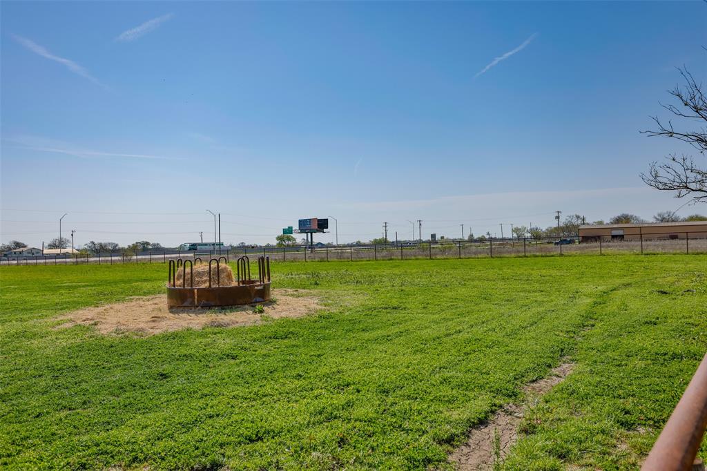 3511 S Interstate 35 Property Photo 21