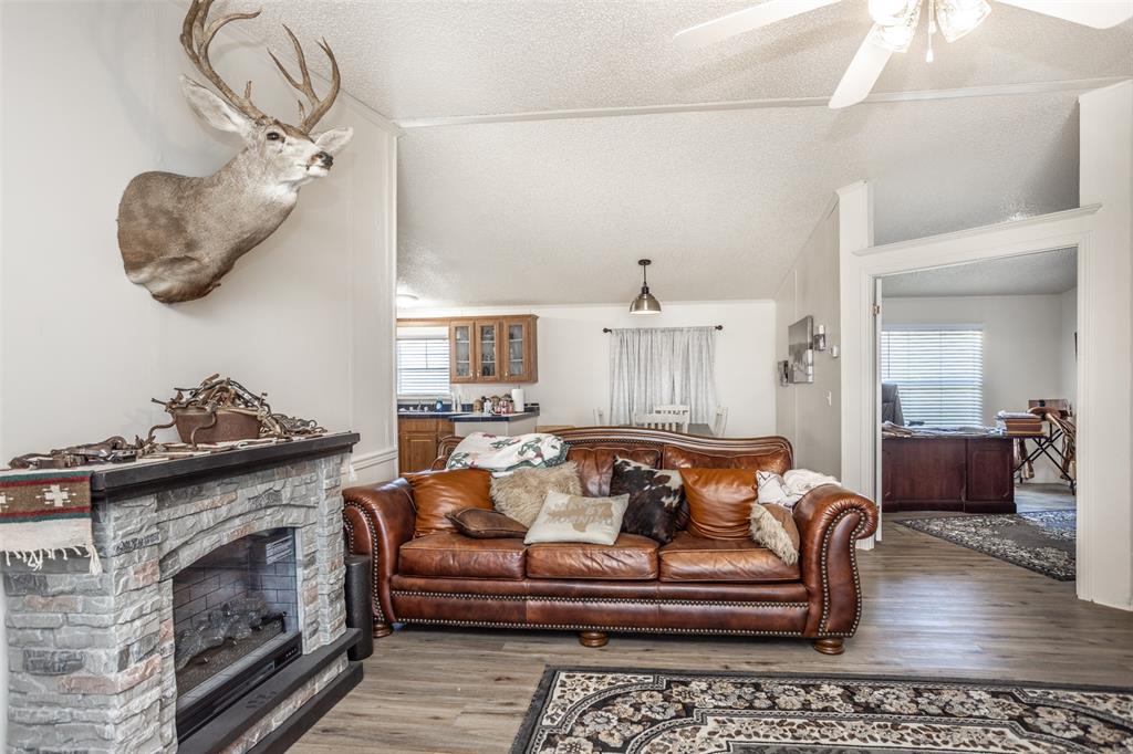 3511 S Interstate 35 Property Photo 26