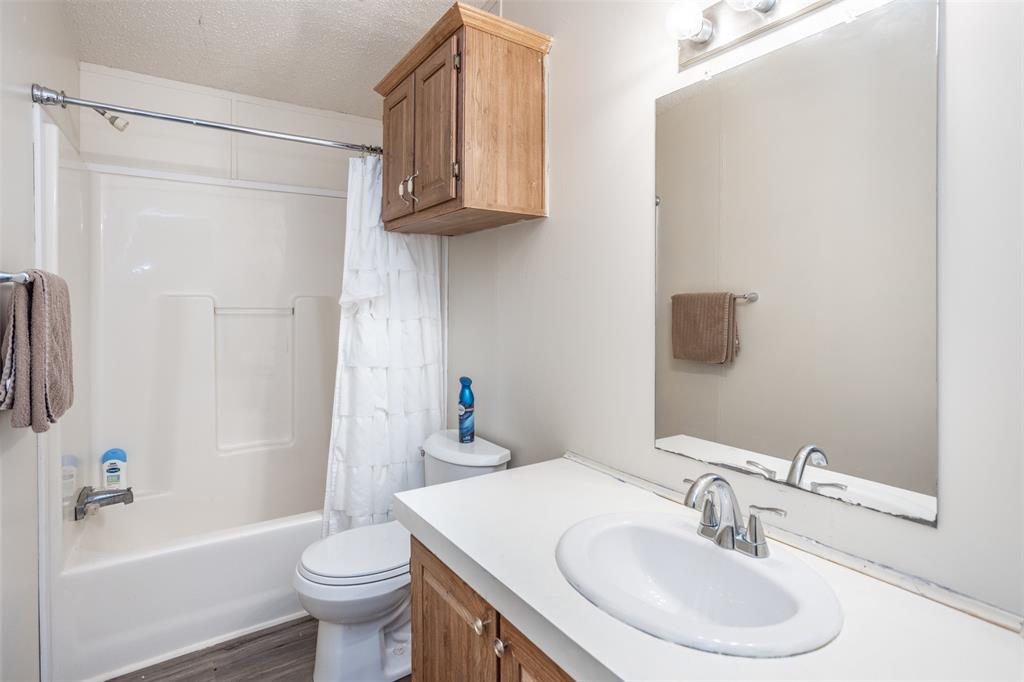 3511 S Interstate 35 Property Photo 35