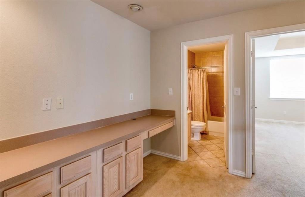 615 Regency Drive Property Photo 4