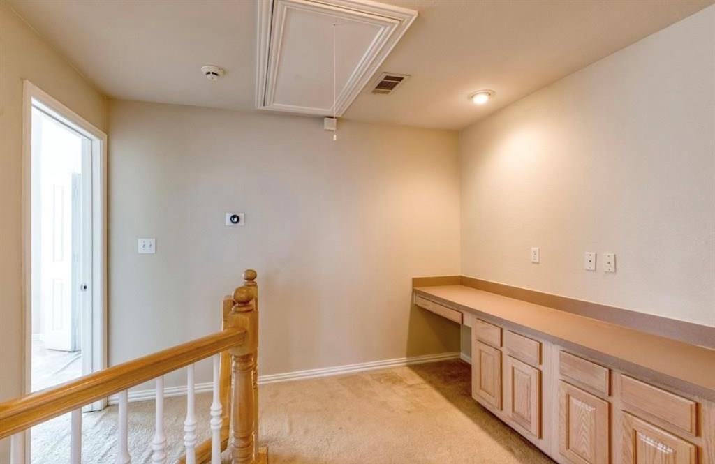 615 Regency Drive Property Photo 5