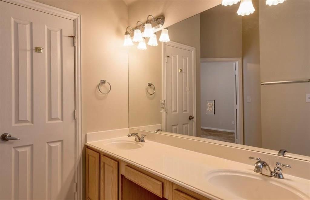 615 Regency Drive Property Photo 6