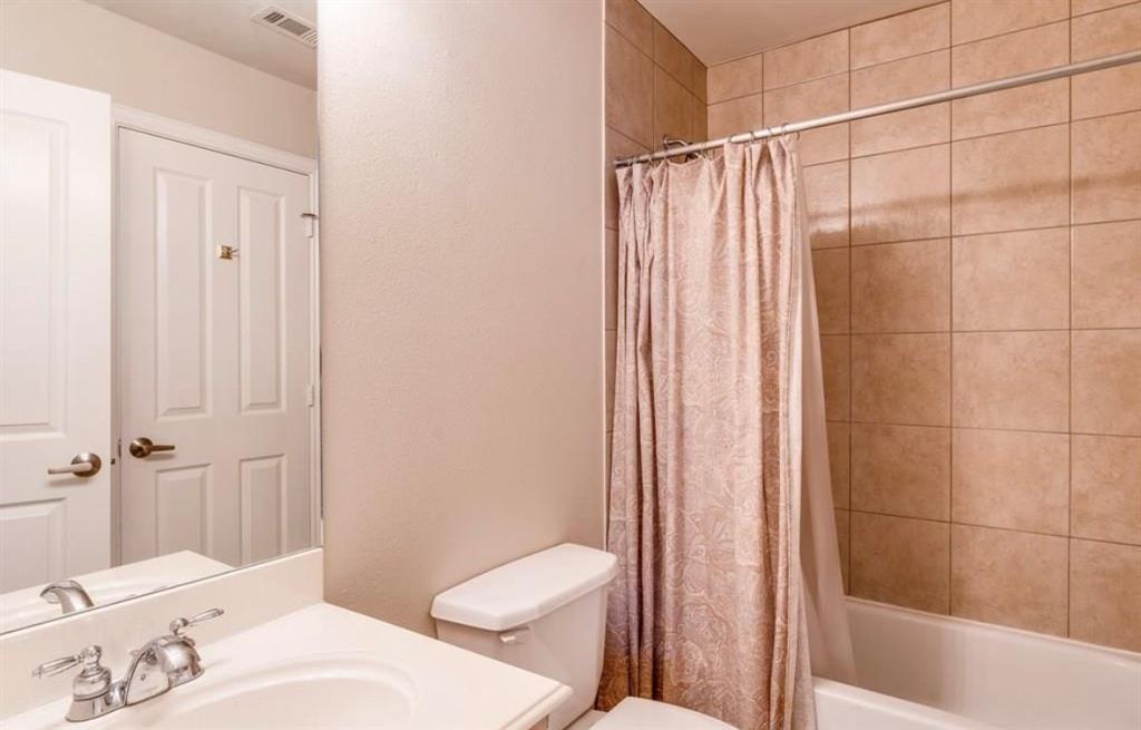 615 Regency Drive Property Photo 9