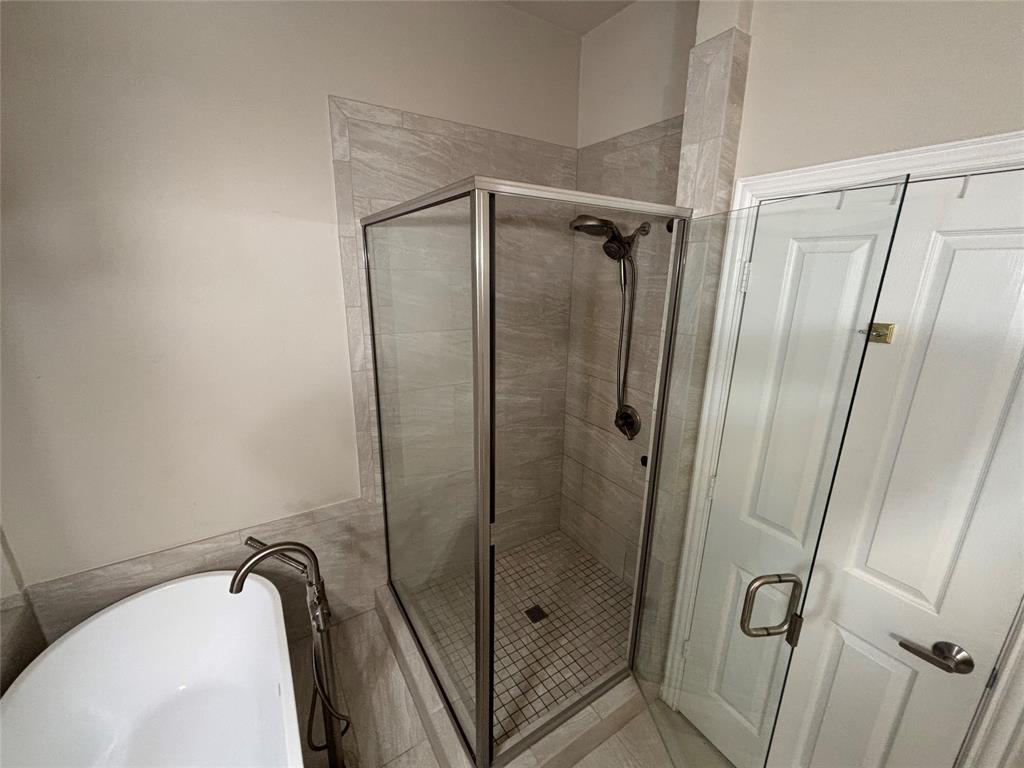 615 Regency Drive Property Photo 10