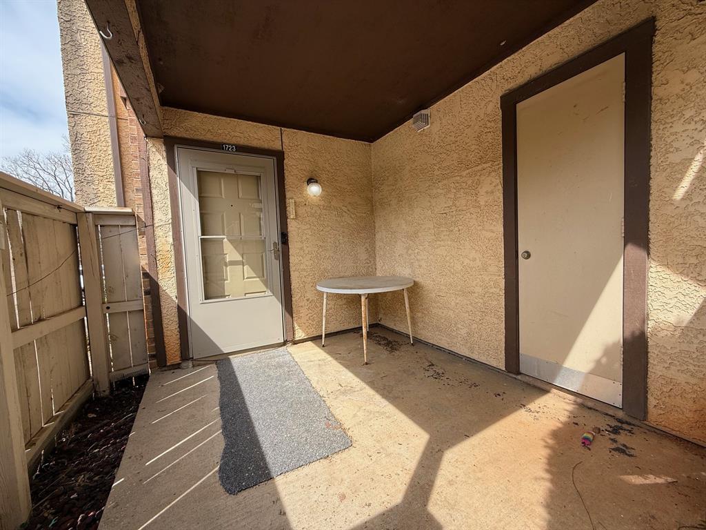 1723 Crest Grove Drive 120b Property Photo 13